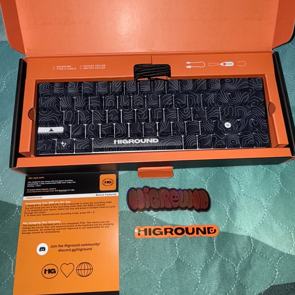 Higround Black and White Keyboard